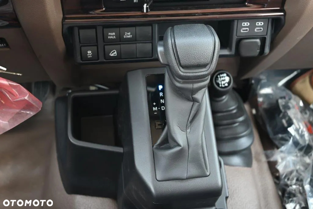 Toyota Land Cruiser - 31