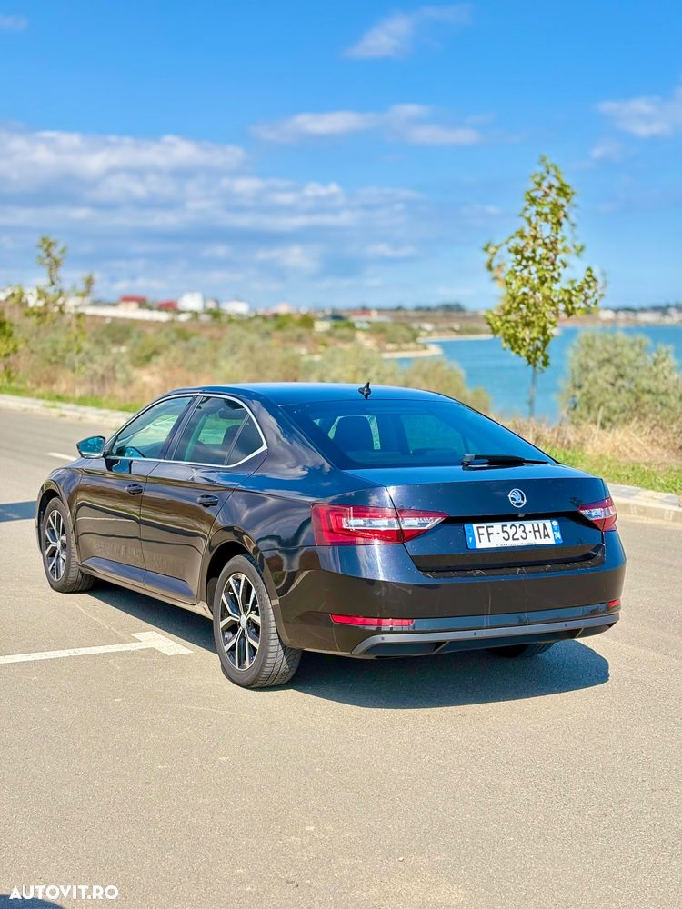 Skoda Superb 2.0 TDI DSG Active - 5