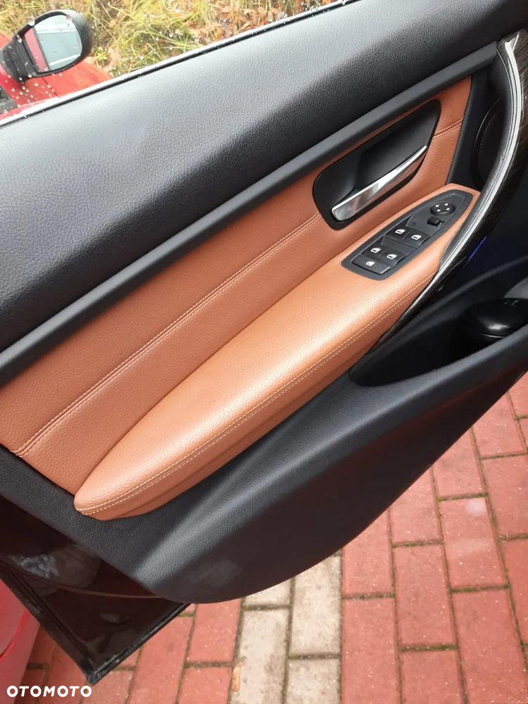 BMW Seria 3 318d Touring Luxury Line - 26