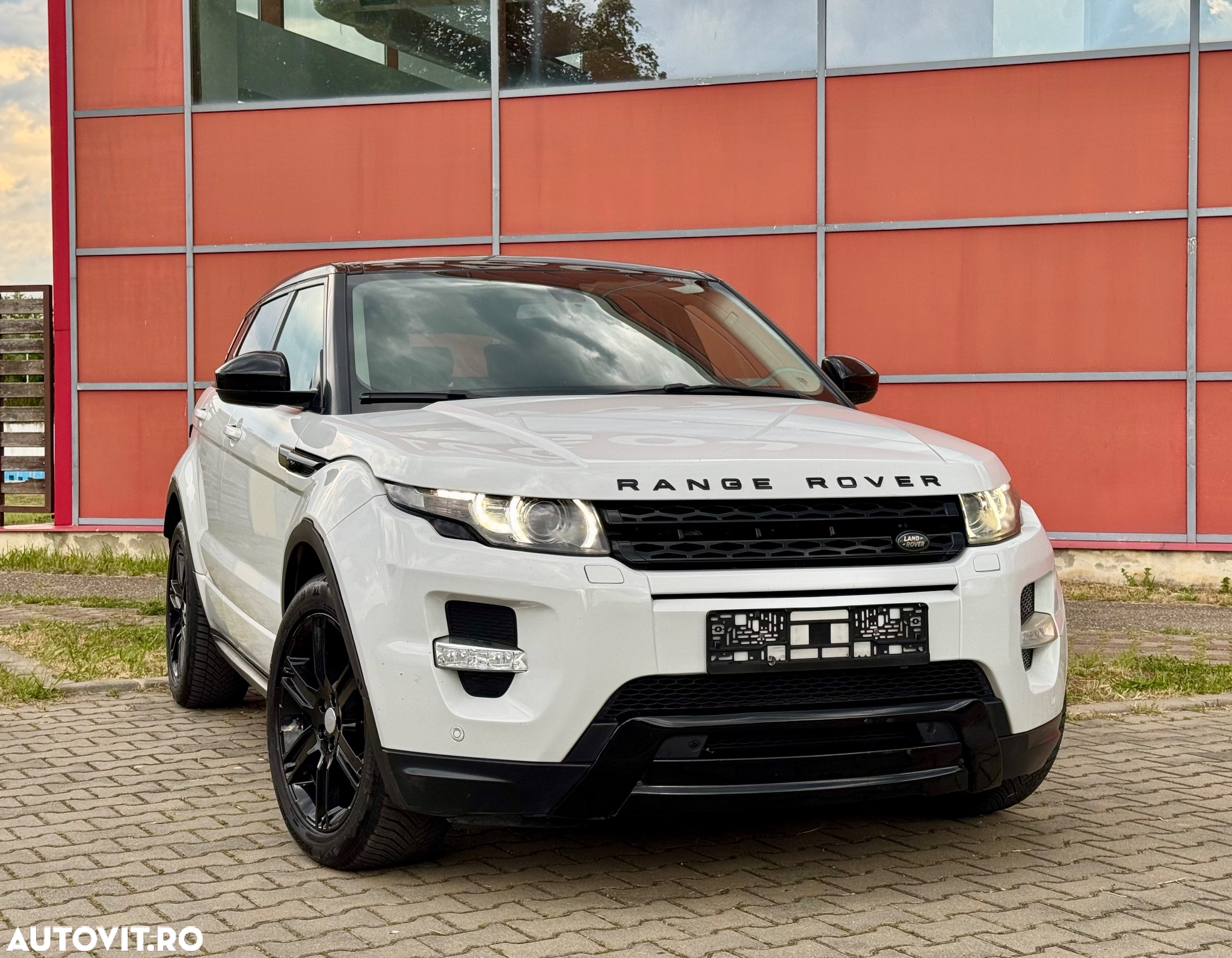 Land Rover Range Rover Evoque - 25