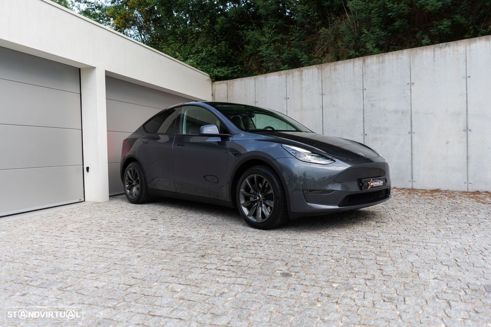 Tesla Model Y Long Range Dual Motor AWD - 3