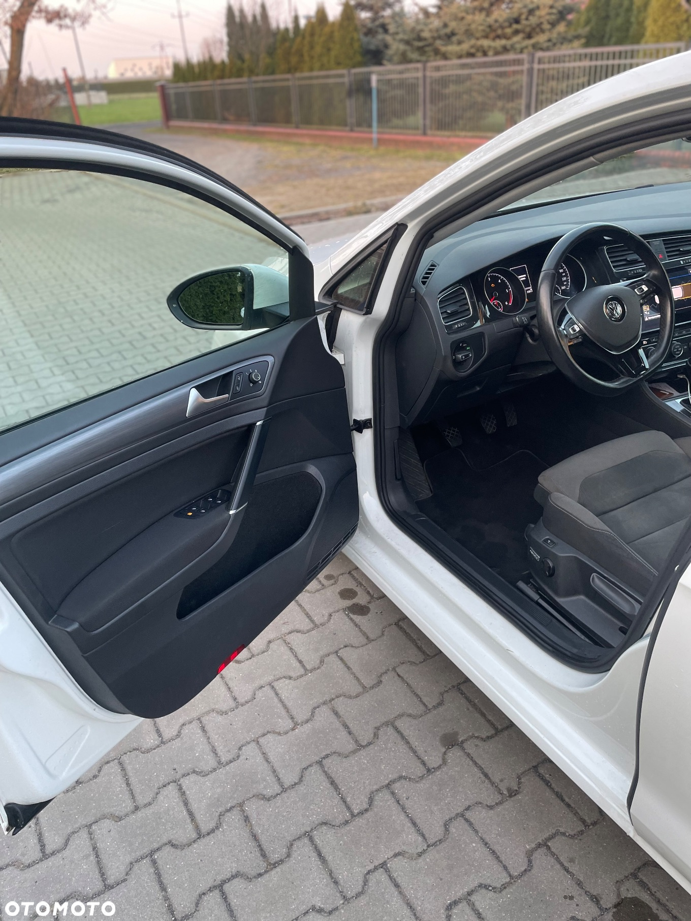 Volkswagen Golf 1.6 TDI BlueMotion Technology Comfortline - 15