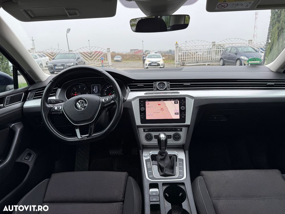 Volkswagen Passat - 4