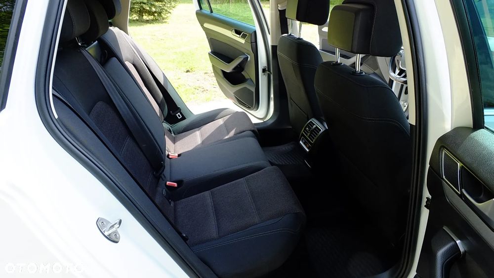 Volkswagen Passat 2.0 TDI BMT Highline DSG - 14