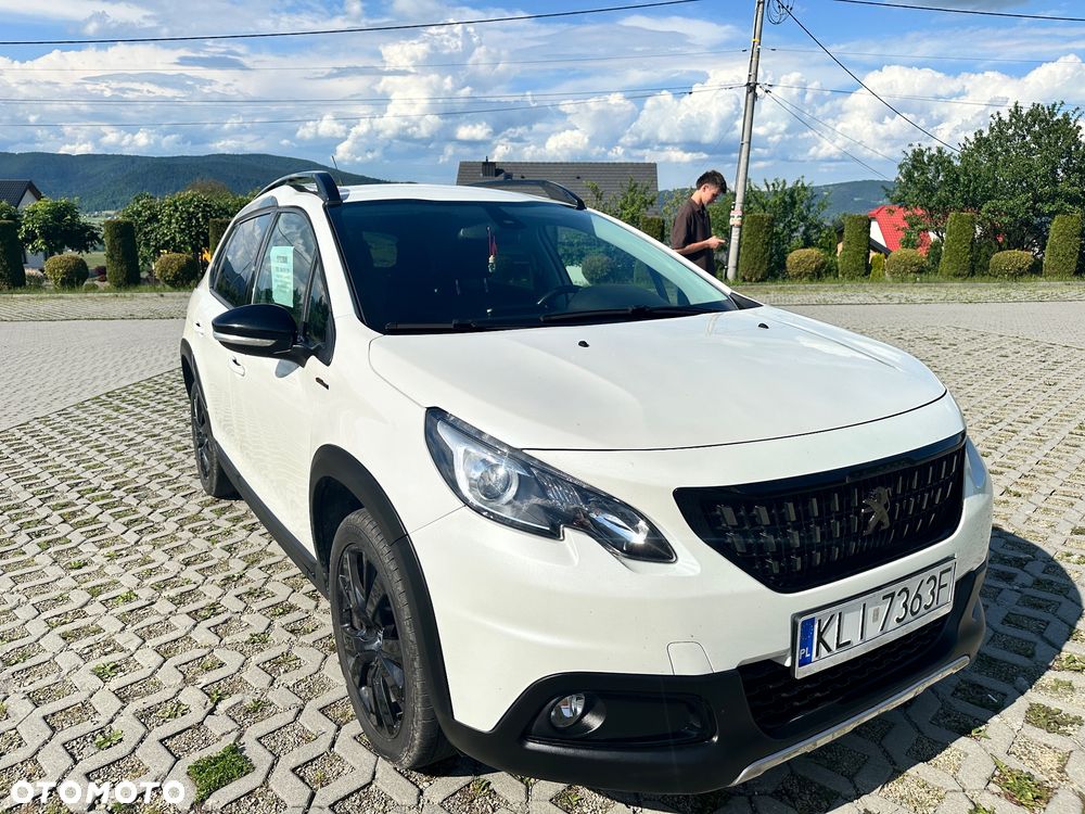 Peugeot 2008 1.2 Pure Tech GPF Allure S&S EAT6 - 17