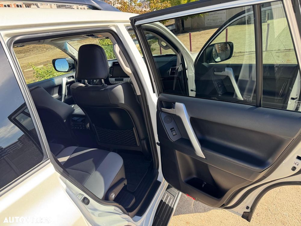 Toyota Land Cruiser 2.8l D-4D 204 CP A/T 7 locuri Luxury AVS - 4