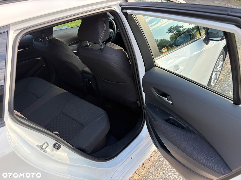 Toyota Corolla 1.8 Hybrid Comfort - 17