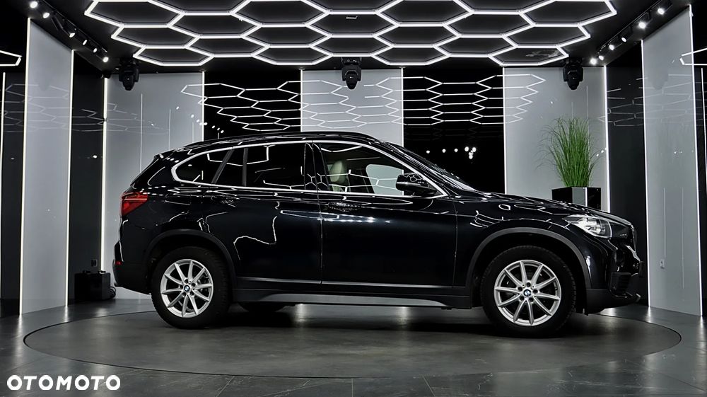 BMW X1 sDrive18d Advantage - 11