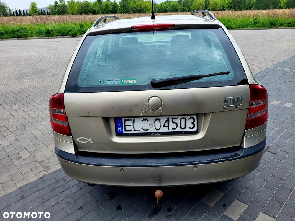 Skoda Octavia 1.6 Elegance - 6