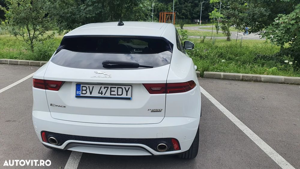 Jaguar E-Pace P250 AWD R-Dynamic S - 25