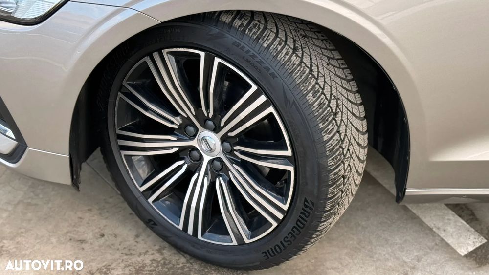 Volvo V60 D4 AWD Geartronic Momentum Pro - 30