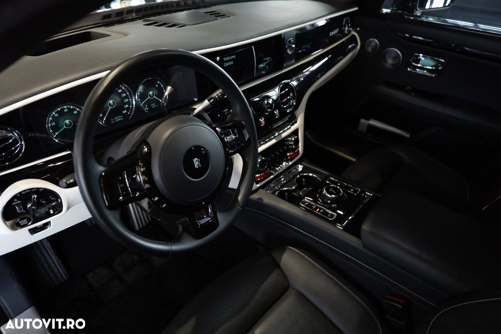 Rolls-Royce Ghost - 6