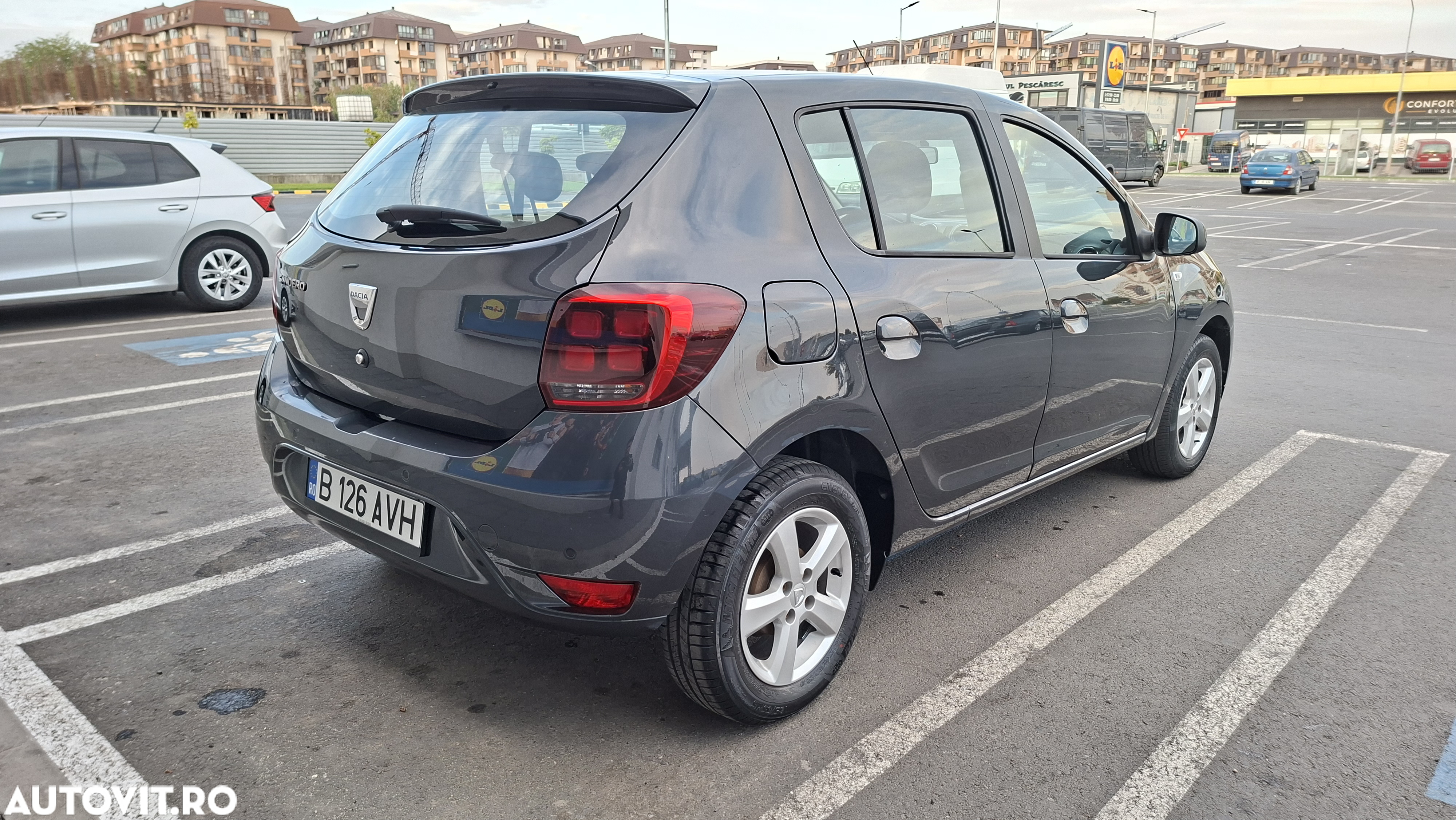 Dacia Sandero TCe 90 Laureate - 4