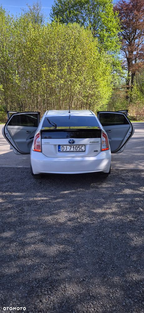 Toyota Prius 1.8 HSD Premium - 8