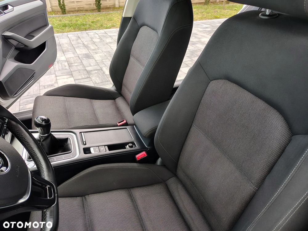 Volkswagen Passat 2.0 TDI BMT Highline - 18