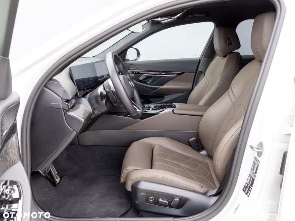 BMW Seria 5 - 13