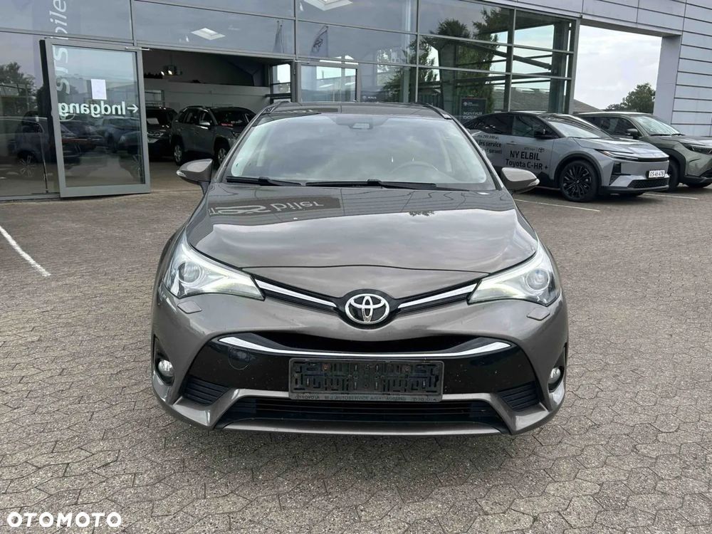 Toyota Avensis Touring Sports 1.8 Business Edition - 18