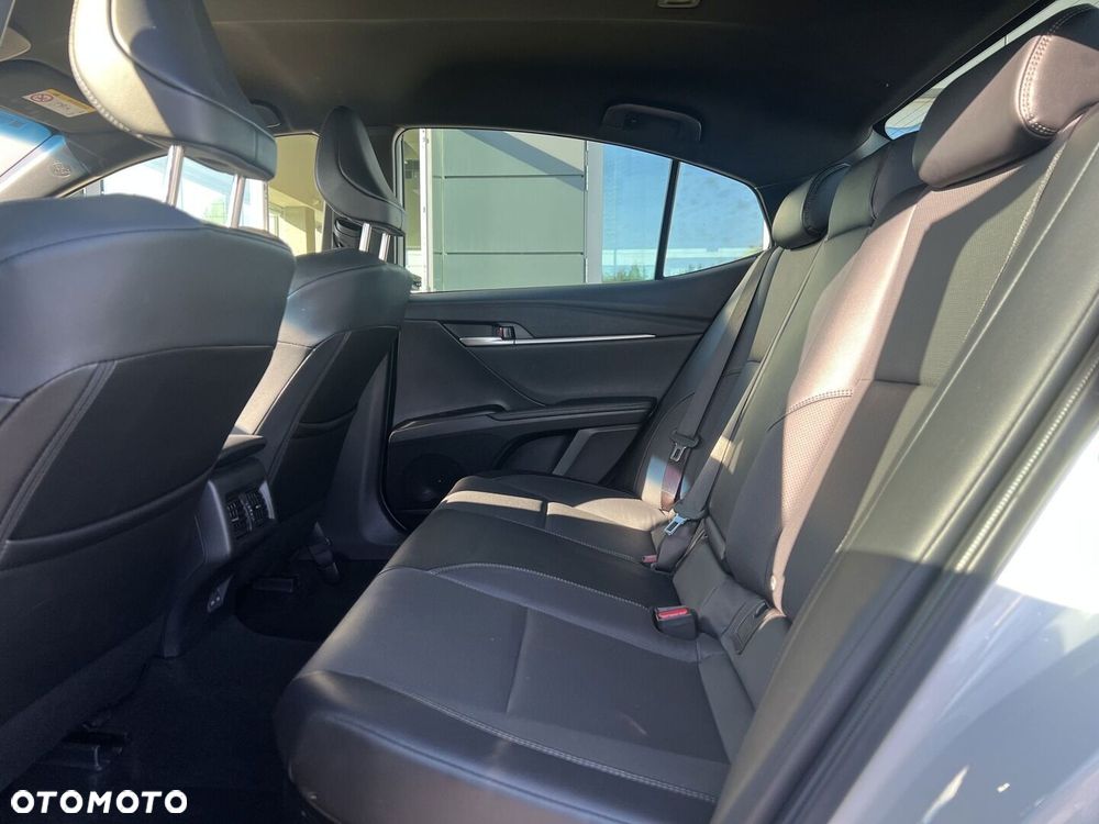 Toyota Camry - 11