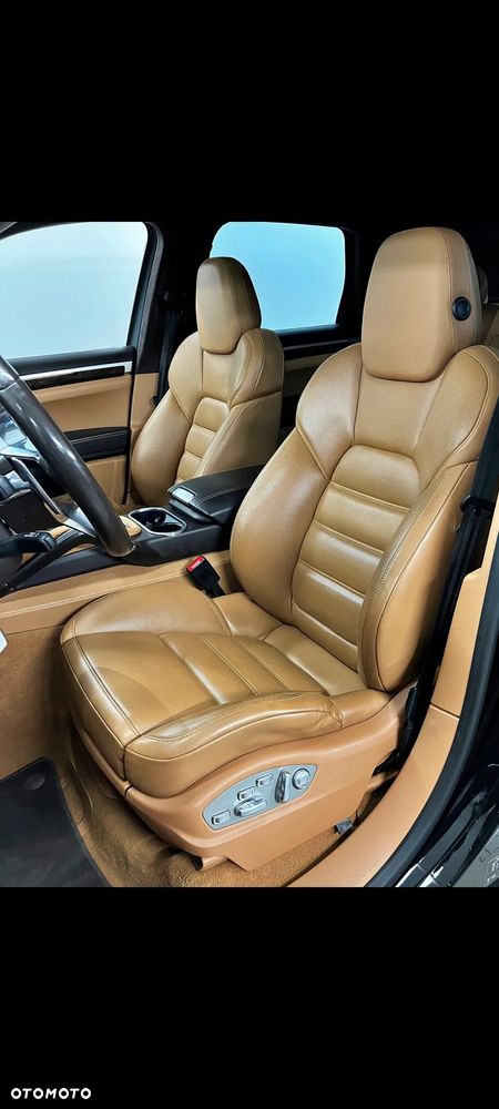 Porsche Cayenne - 6