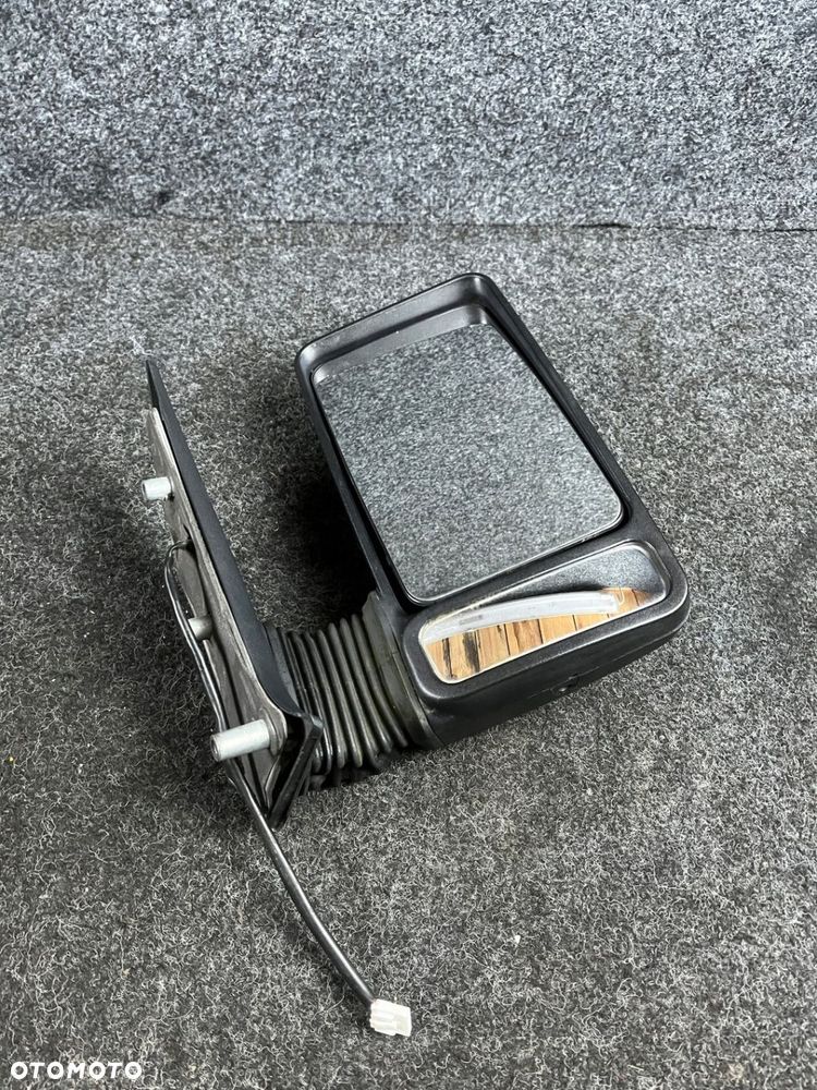 iveco daily III lusterko prawe 5 pin