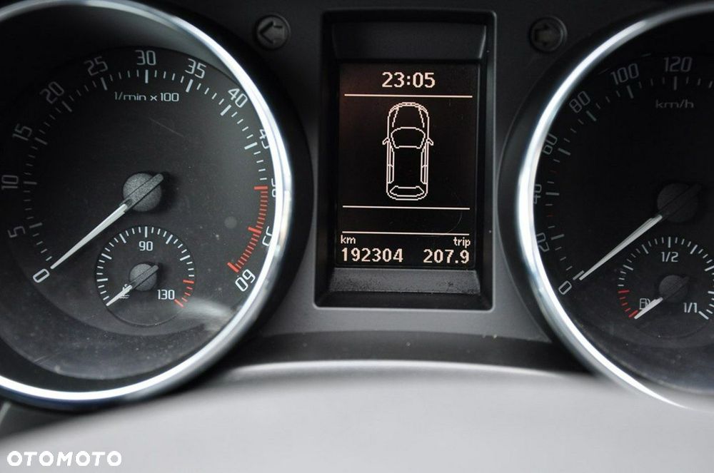Skoda Yeti 2.0 TDI DSG 4x4 FAMILY - 24