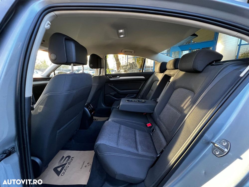 Volkswagen Passat 1.6 TDI DSG Comfortline - 18