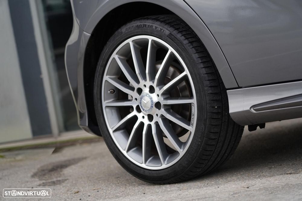 Mercedes-Benz A 180 d AMG Line - 4