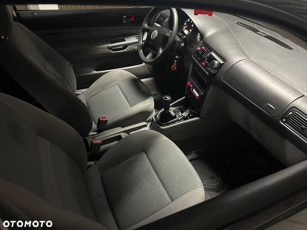 Volkswagen Golf 1.9 TDI Basis - 1