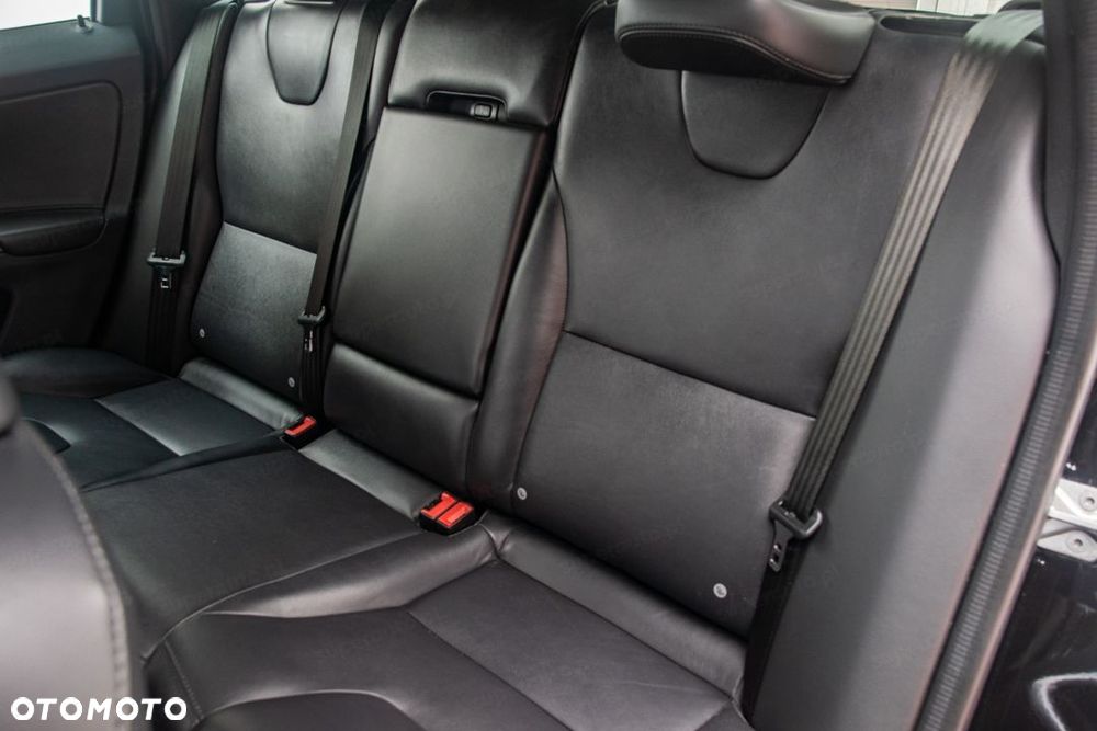 Volvo XC 60 D4 Geartronic Momentum - 28