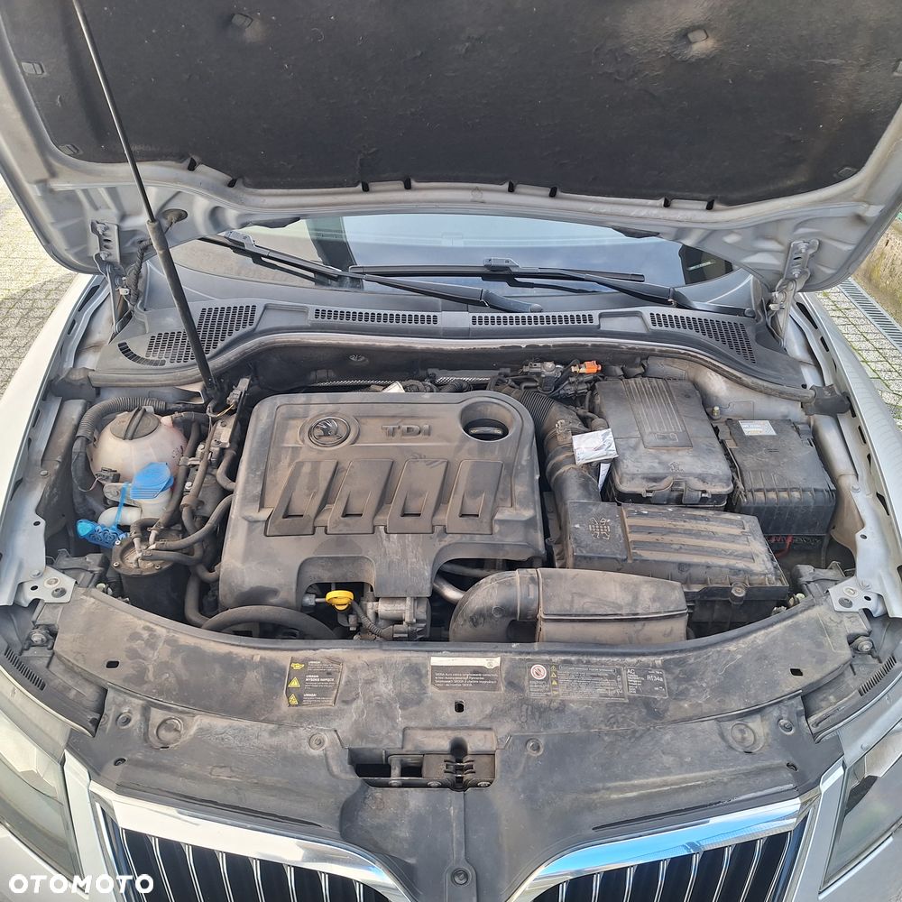 Skoda Superb 2.0 TDI Ambition DSG - 17