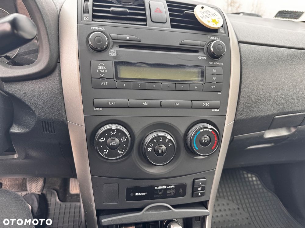 Toyota Corolla 1.6 VVT-i Terra - 21