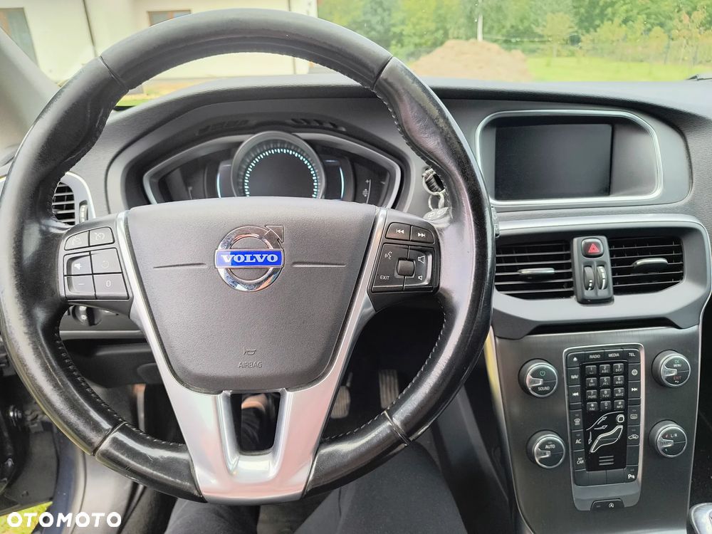 Volvo V40 D4 Drive-E Momentum - 9