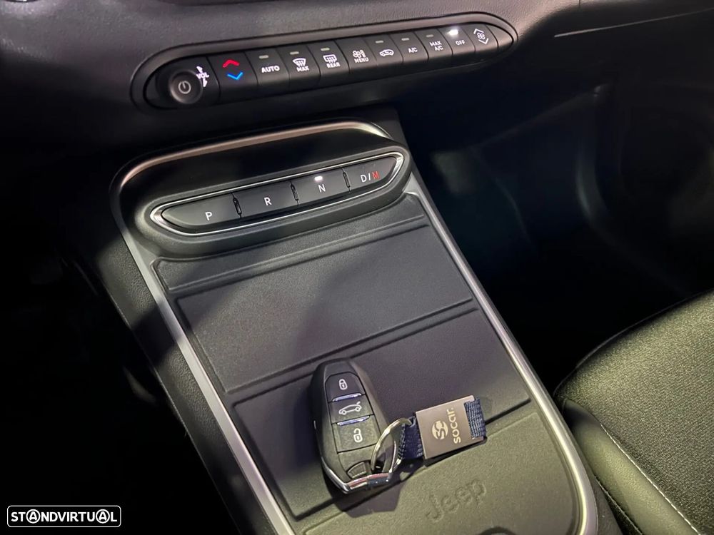 Jeep Avenger 1.2 e-Hybrid Summit DCT - 34