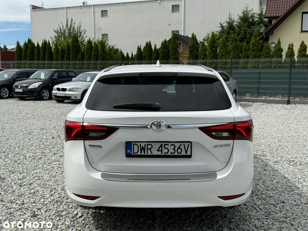 Toyota Avensis 1.6 D-4D Premium - 8