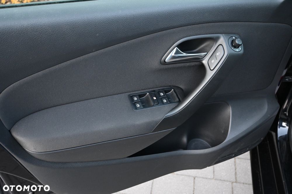 Volkswagen Polo 1.6 TDI Highline - 25