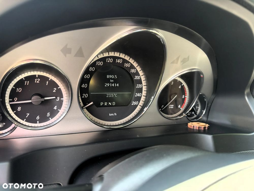 Mercedes-Benz Klasa E 250 CDI DPF BlueEFFICIENCY Automatik Elegance - 21