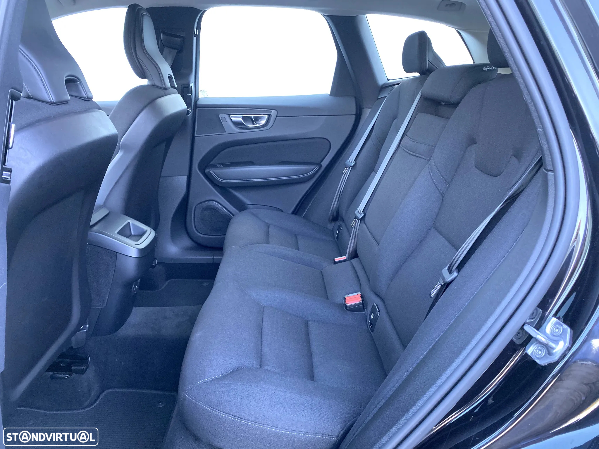 Volvo XC 60 2.0 D4 Momentum Plus - 9
