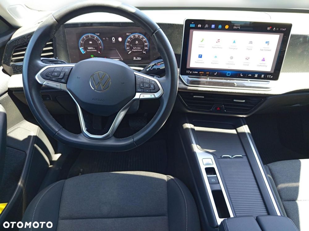 Volkswagen Passat - 16