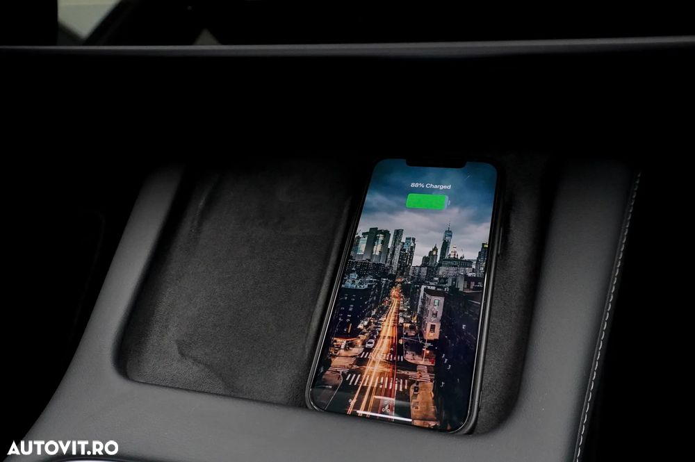 Tesla Model Y AWD Long Range - 19
