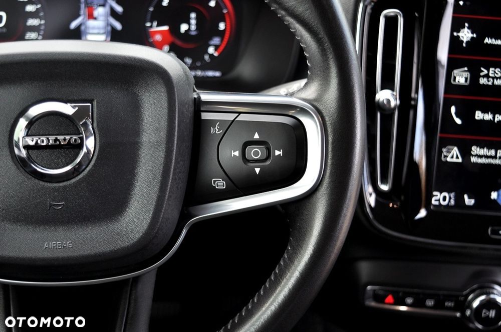 Volvo XC 40 D3 Momentum Pro - 33