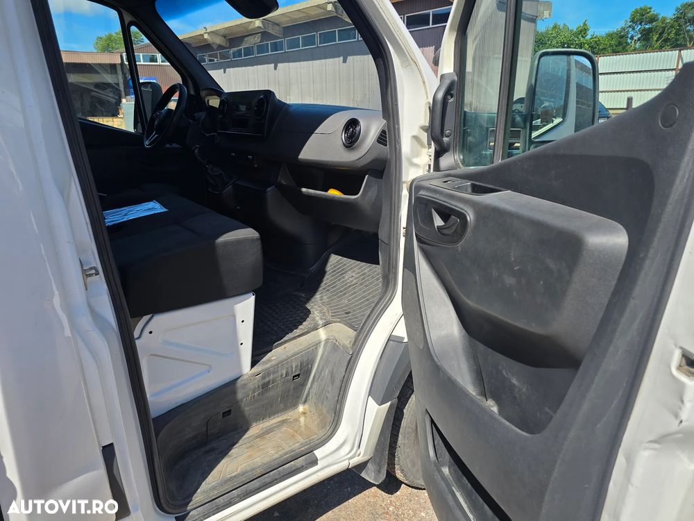 Mercedes-Benz Sprinter - 17