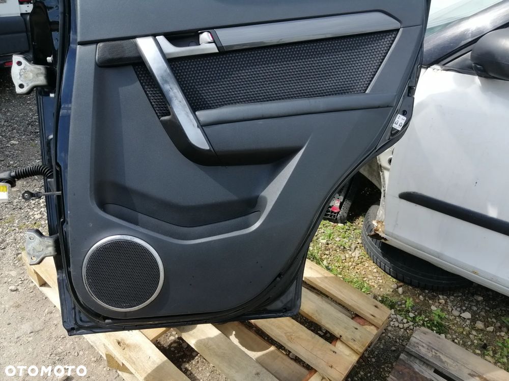 Chevrolet Captiva C100 drzwi kompletne kod lakieru 19U Black Mica bez korozji EU - 30