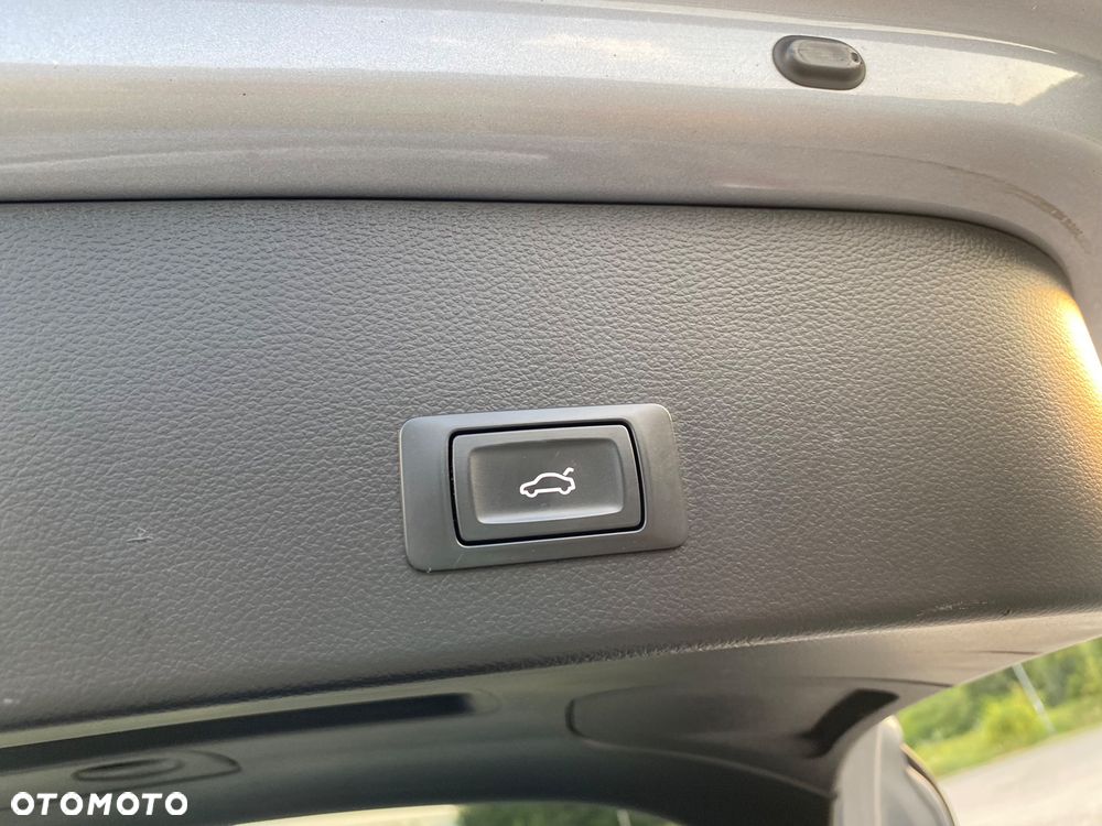Audi A6 Avant 2.0 TDI Ultra S tronic - 18