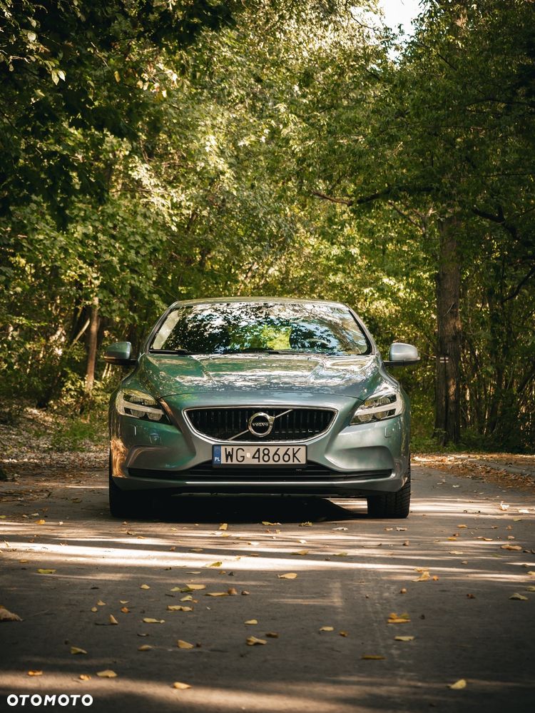 Volvo V40 D2 Momentum - 1