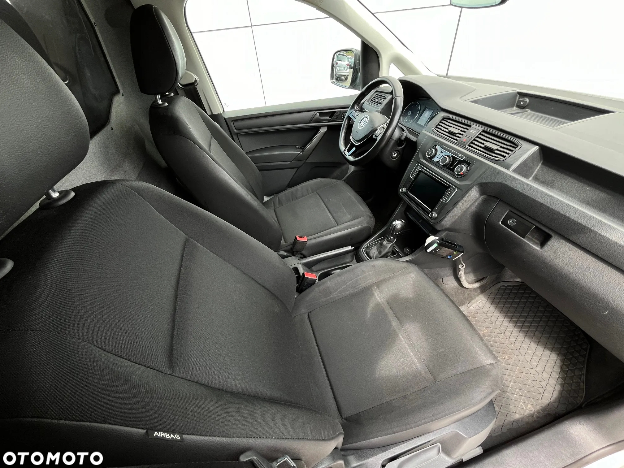Volkswagen Caddy Maxi - 19
