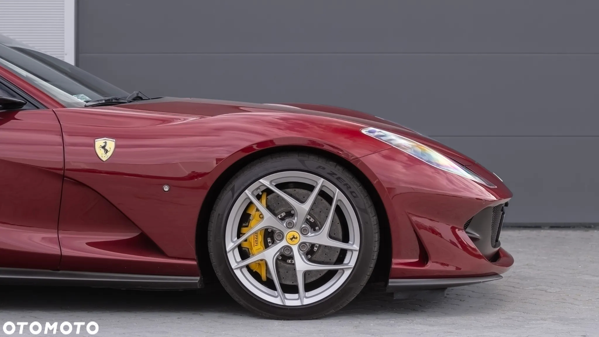 Ferrari 812 Superfast - 11