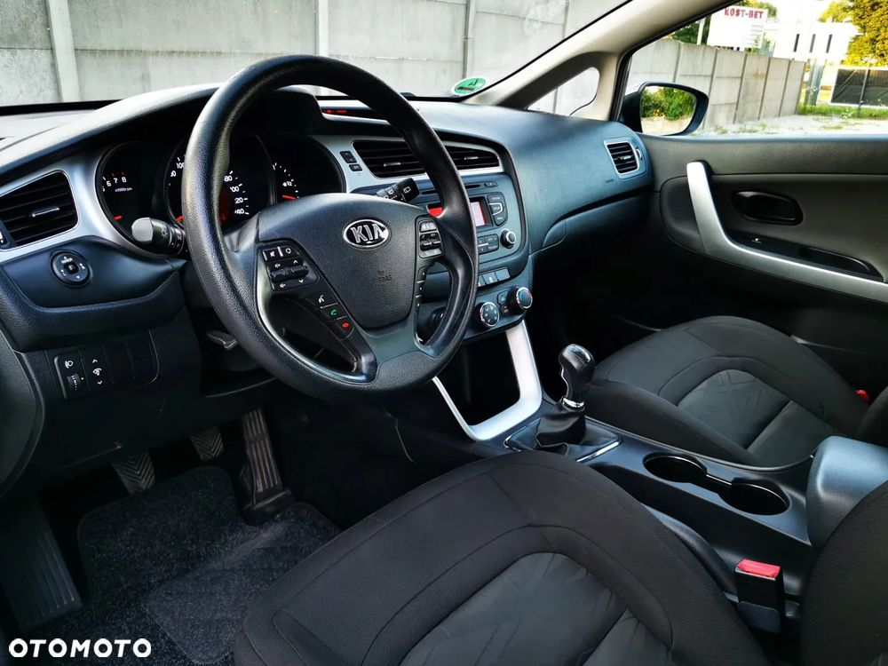 Kia Ceed - 9