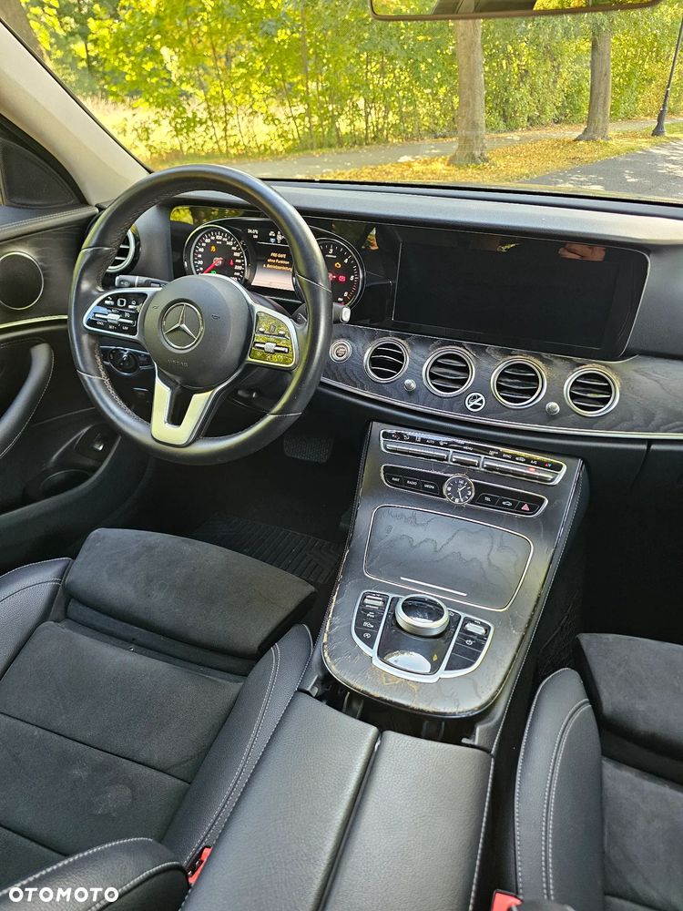 Mercedes-Benz Klasa E 200 d 9G-TRONIC - 31