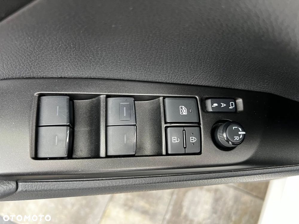 Toyota Camry 2.5 Hybrid Comfort CVT - 22