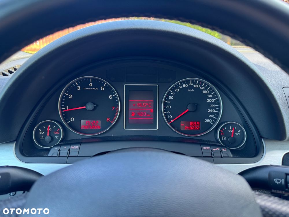 Audi A4 Avant 2.0 T FSI quattro - 18